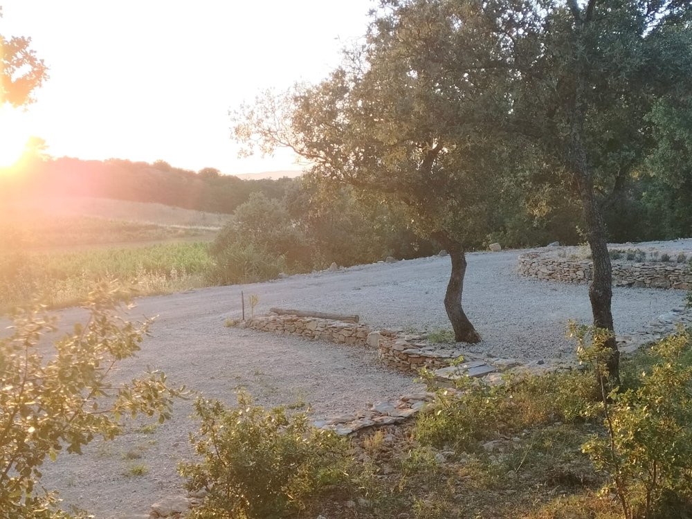 Aire camping-car  Villes-sur-Auzon (84570) - Photo 14